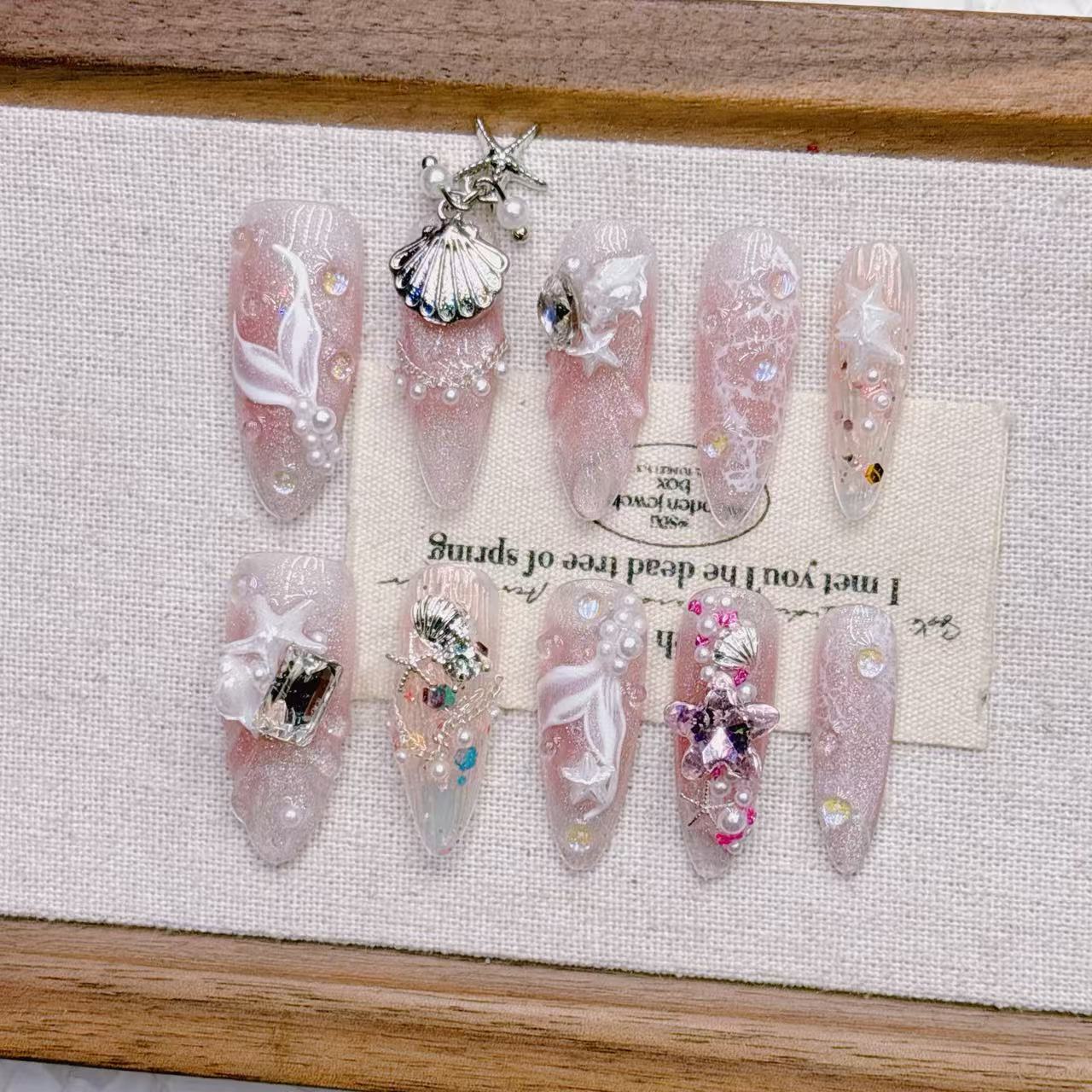 أظافر صناعية طويلة بشكل لوزي م - مراجعة Nail Art Press On وسعره